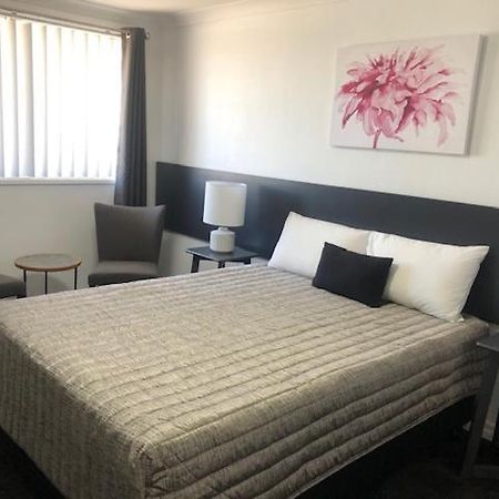 South Tamworth Motor Inn Экстерьер фото