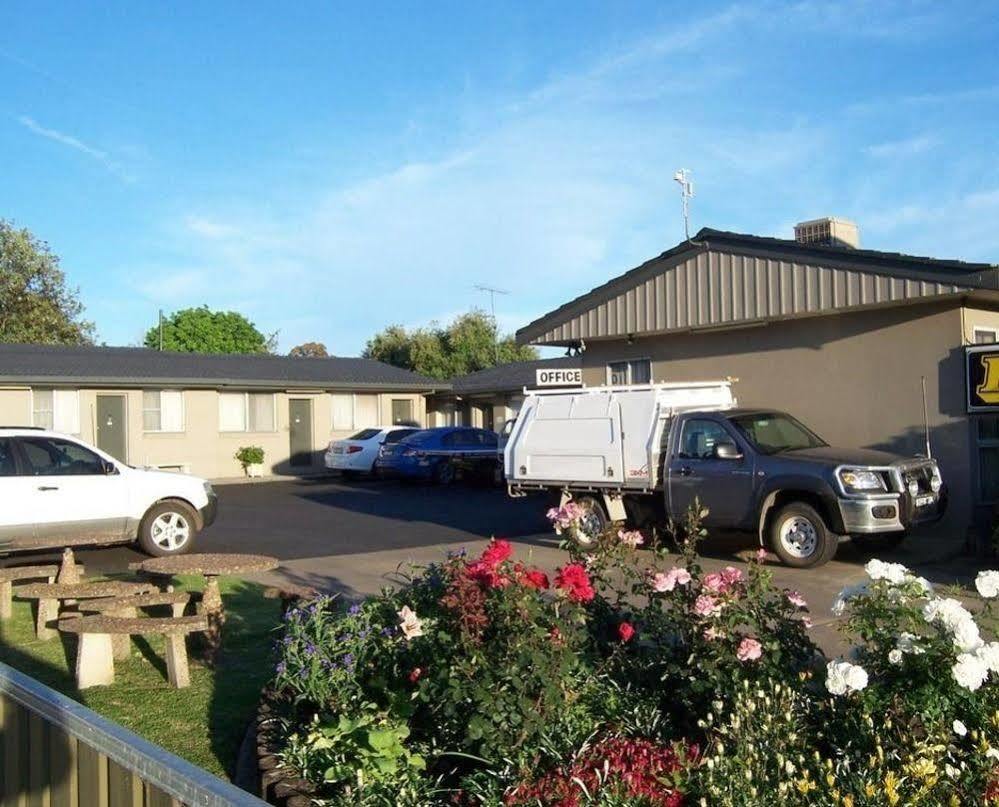 South Tamworth Motor Inn Экстерьер фото
