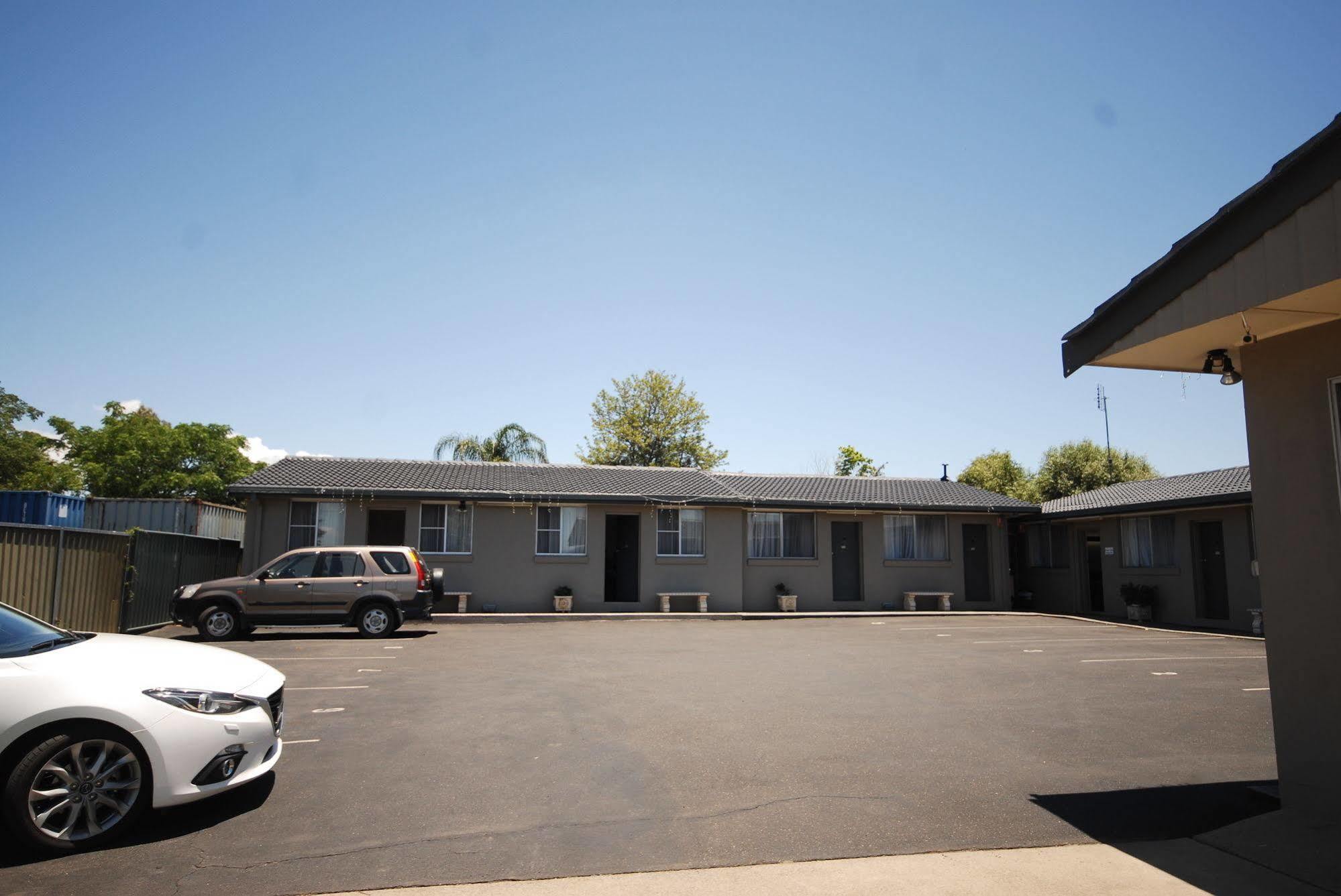 South Tamworth Motor Inn Экстерьер фото