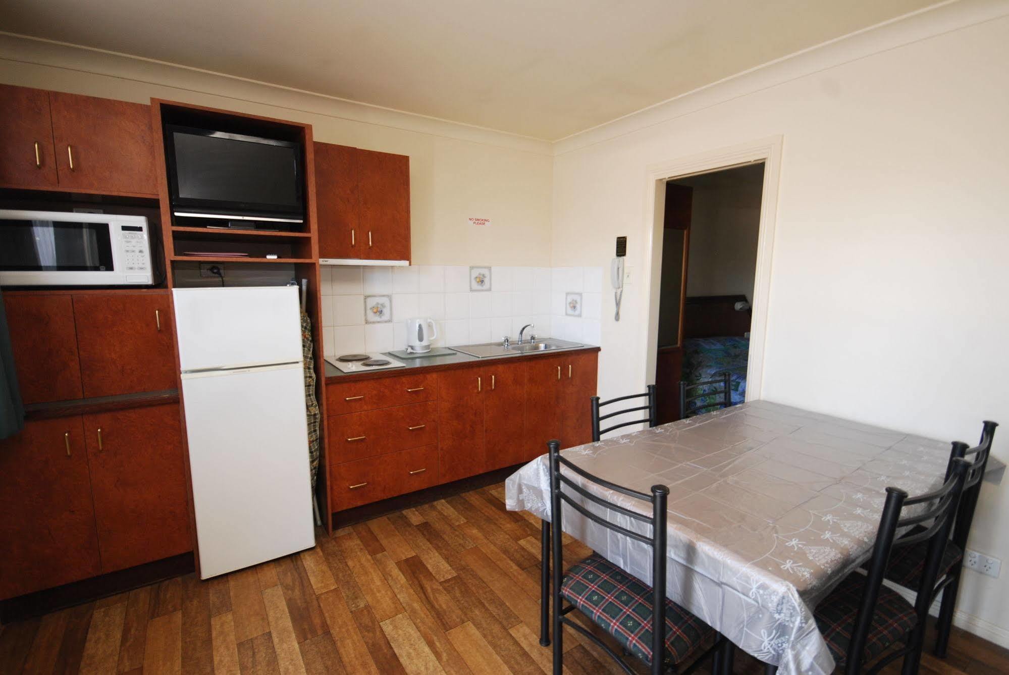 South Tamworth Motor Inn Экстерьер фото